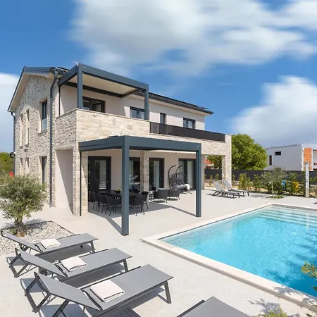Cesarica With Heated Pool, Indoor Pool And Sauna Villa *