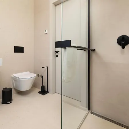Villa Cesarica With Heated Pool, Indoor Pool And Sauna Vrh (Krk)