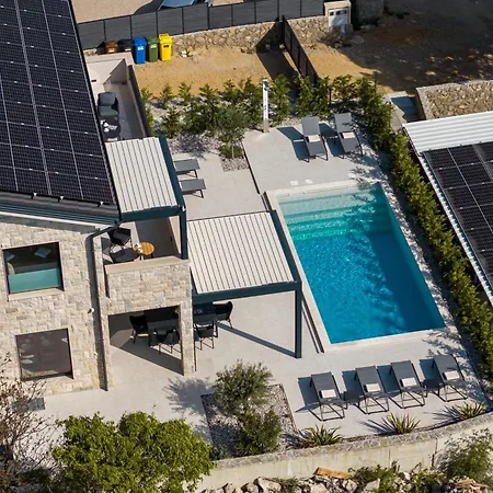 Cesarica With Heated Pool, Indoor Pool And Sauna *