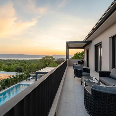 Cesarica With Heated Pool, Indoor Pool And Sauna